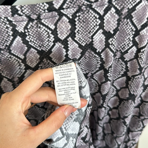 MICHAEL KORS Purple Snake-Embossed Logo Long Top Tunic / Size XS - Picture 5 of 5